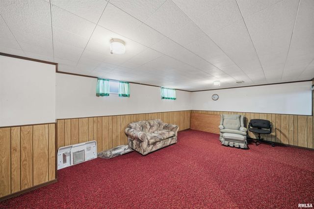 916 W WALNUT Street, Chillicothe, IL 61523