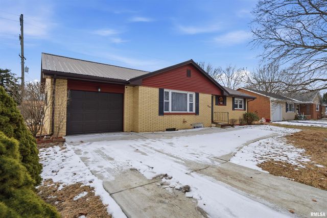 916 W WALNUT Street, Chillicothe, IL 61523