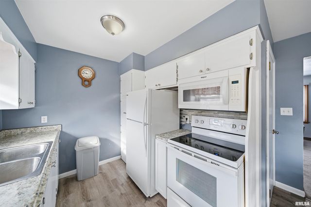 916 W WALNUT Street, Chillicothe, IL 61523