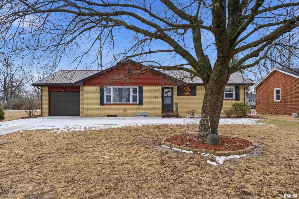 916 W WALNUT Street, Chillicothe, IL 61523