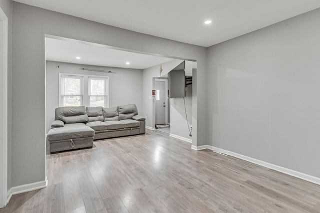 373 N Hemlock Avenue, Wood Dale, IL 60191