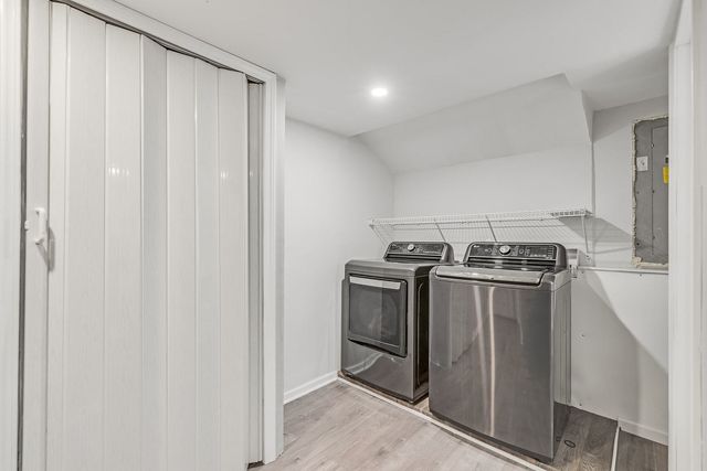 373 N Hemlock Avenue, Wood Dale, IL 60191