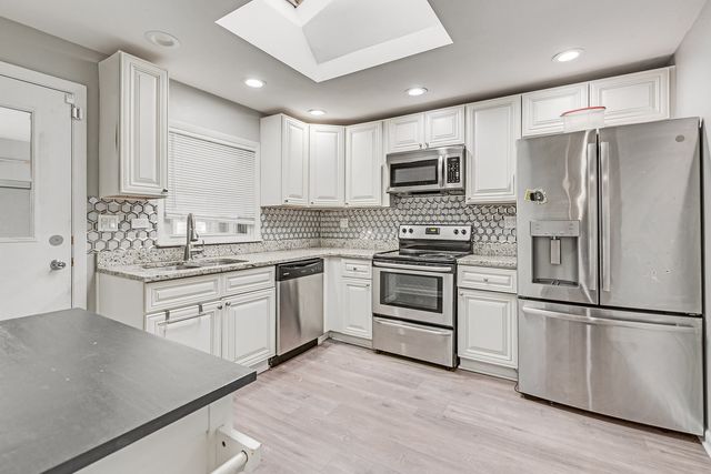 373 N Hemlock Avenue, Wood Dale, IL 60191