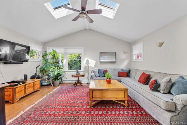 15 Jackson Street, Port Washington, NY 11050
