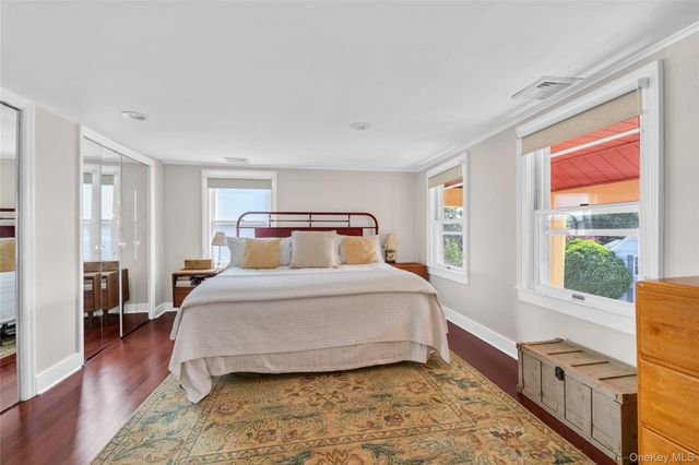 15 Jackson Street, Port Washington, NY 11050