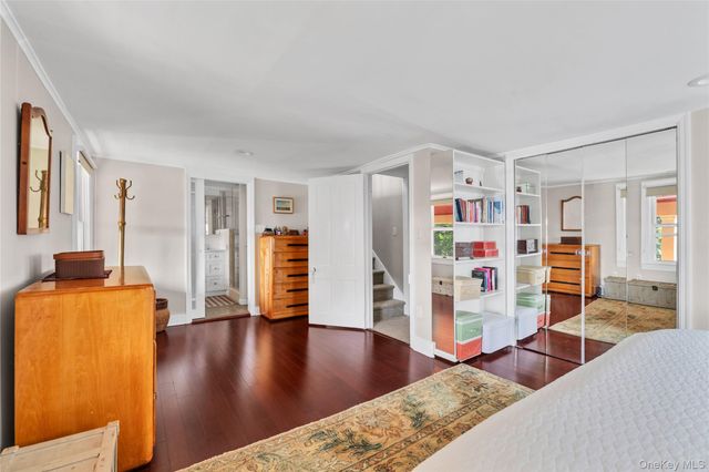 15 Jackson Street, Port Washington, NY 11050