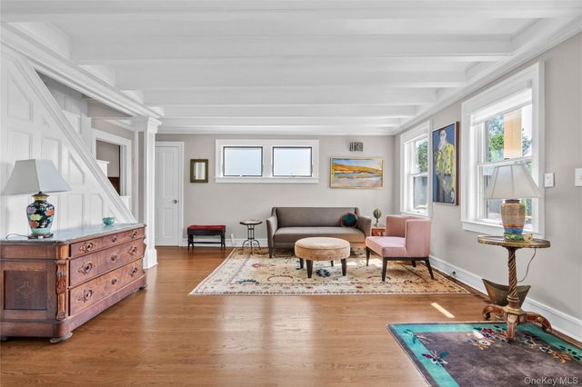 15 Jackson Street, Port Washington, NY 11050