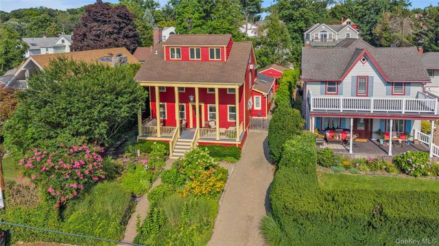 15 Jackson Street, Port Washington, NY 11050