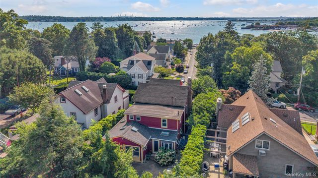 15 Jackson Street, Port Washington, NY 11050