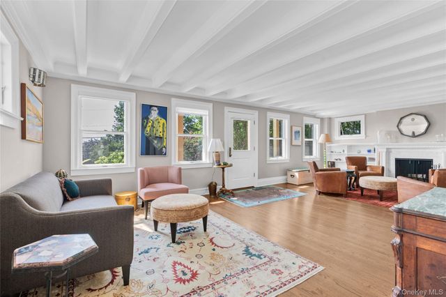 15 Jackson Street, Port Washington, NY 11050