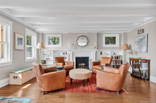 15 Jackson Street, Port Washington, NY 11050
