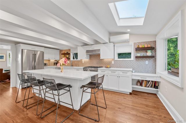 15 Jackson Street, Port Washington, NY 11050