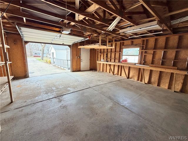 5893 Lakeview Terrace, Hamburg, NY 14085