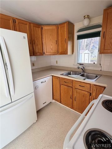 5893 Lakeview Terrace, Hamburg, NY 14085
