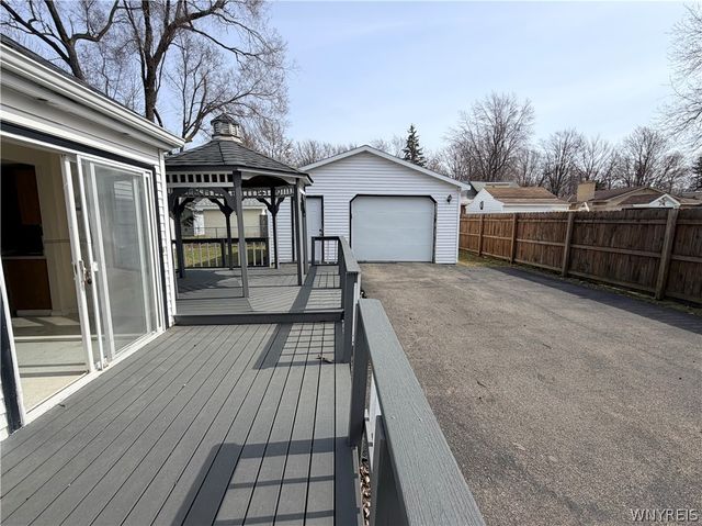 5893 Lakeview Terrace, Hamburg, NY 14085