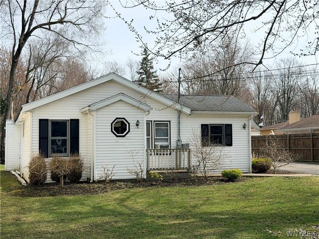5893 Lakeview Terrace, Hamburg, NY 14085