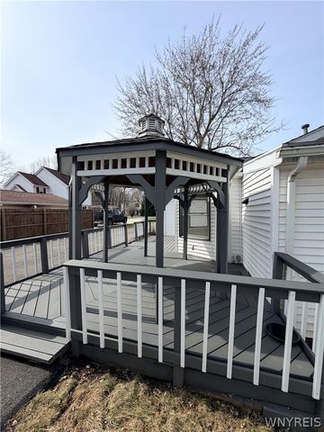 5893 Lakeview Terrace, Hamburg, NY 14085