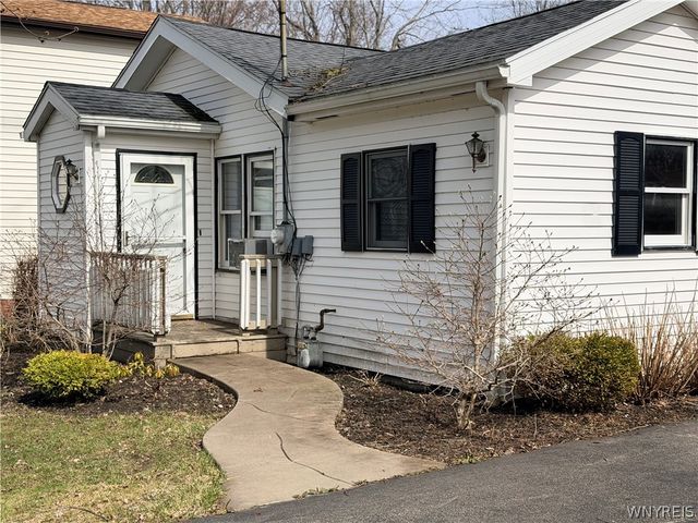 5893 Lakeview Terrace, Hamburg, NY 14085