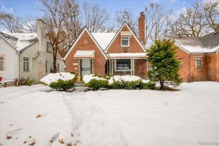 17212 Sunderland Road, Detroit, MI 48219