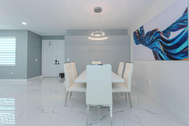 2738 Misty Oaks Circle Royal Circle, Royal Palm Beach, FL 33411