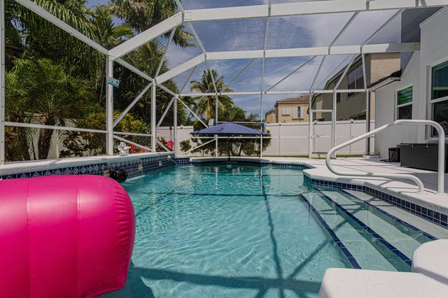 2738 Misty Oaks Circle Royal Circle, Royal Palm Beach, FL 33411