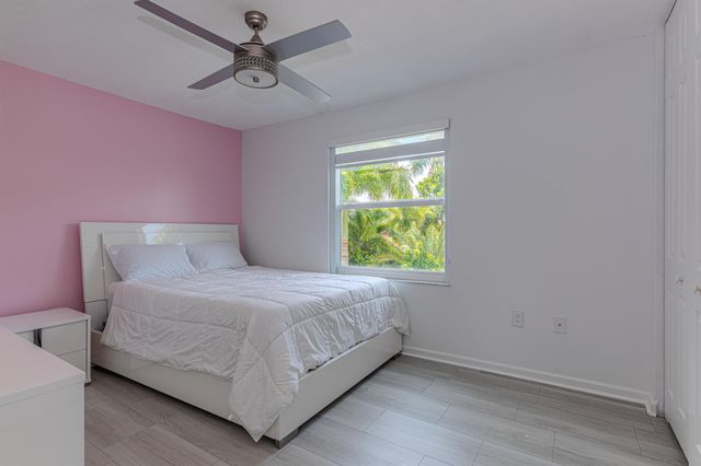 2738 Misty Oaks Circle Royal Circle, Royal Palm Beach, FL 33411
