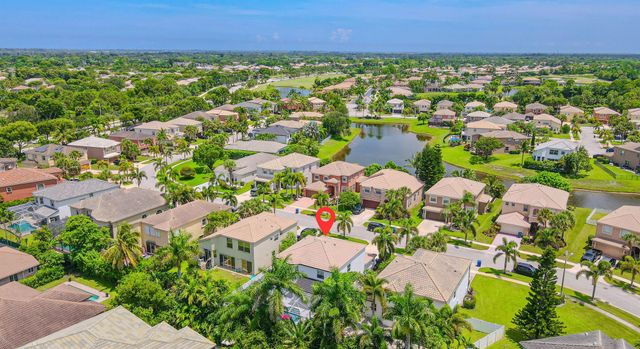 2738 Misty Oaks Circle Royal Circle, Royal Palm Beach, FL 33411