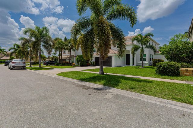 2738 Misty Oaks Circle Royal Circle, Royal Palm Beach, FL 33411
