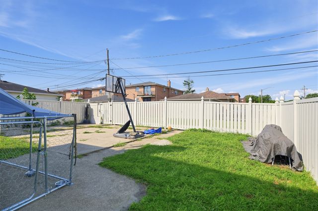370 Prairie Avenue, Calumet City, IL 60409