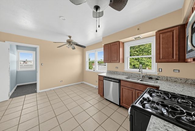 370 Prairie Avenue, Calumet City, IL 60409
