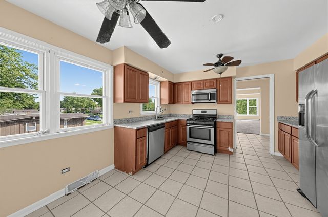 370 Prairie Avenue, Calumet City, IL 60409