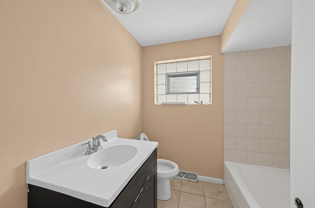 370 Prairie Avenue, Calumet City, IL 60409