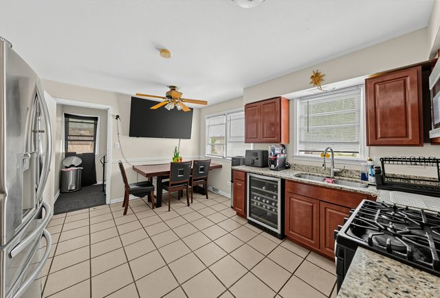 370 Prairie Avenue, Calumet City, IL 60409