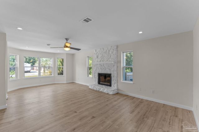 1604 Sumatra Ln, Gulf Breeze, FL 32563