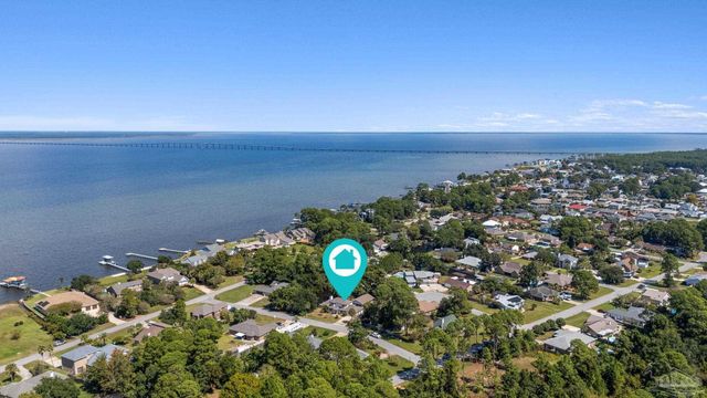 1604 Sumatra Ln, Gulf Breeze, FL 32563
