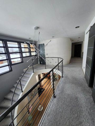 885 N 100 W, Valparaiso, IN 46385