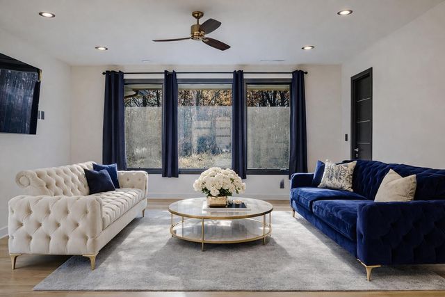 885 N 100 W, Valparaiso, IN 46385