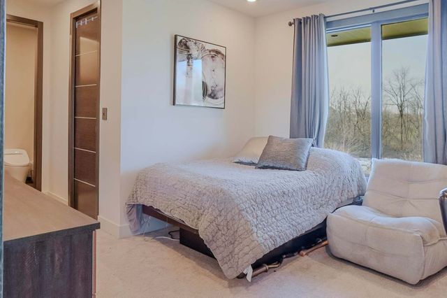 885 N 100 W, Valparaiso, IN 46385