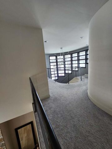 885 N 100 W, Valparaiso, IN 46385