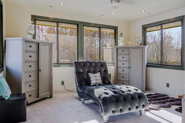 885 N 100 W, Valparaiso, IN 46385