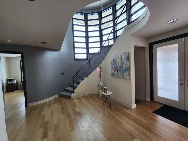 885 N 100 W, Valparaiso, IN 46385