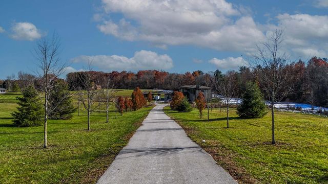 885 N 100 W, Valparaiso, IN 46385