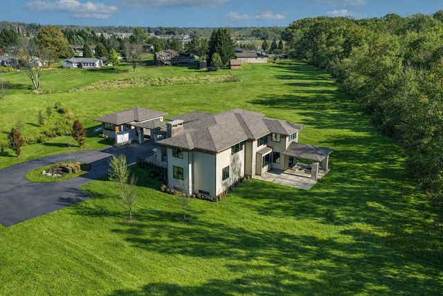 885 N 100 W, Valparaiso, IN 46385