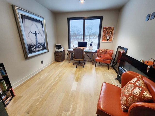 885 N 100 W, Valparaiso, IN 46385