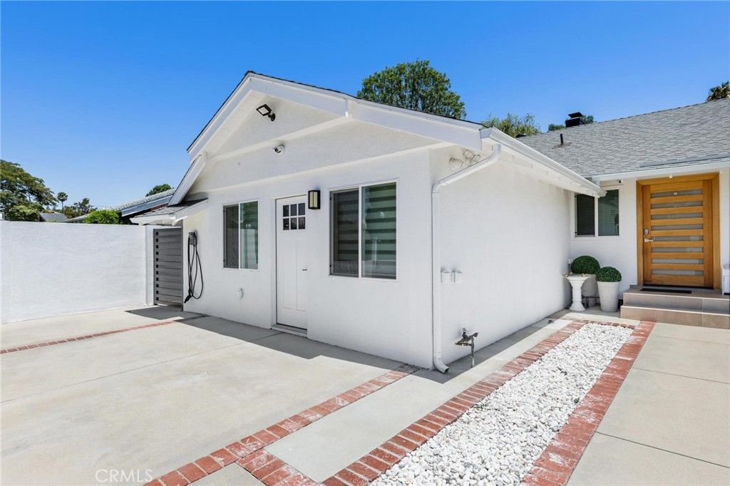 Image 36 of property listing at 8416 Rhea Avenue, Northridge, CA 91324