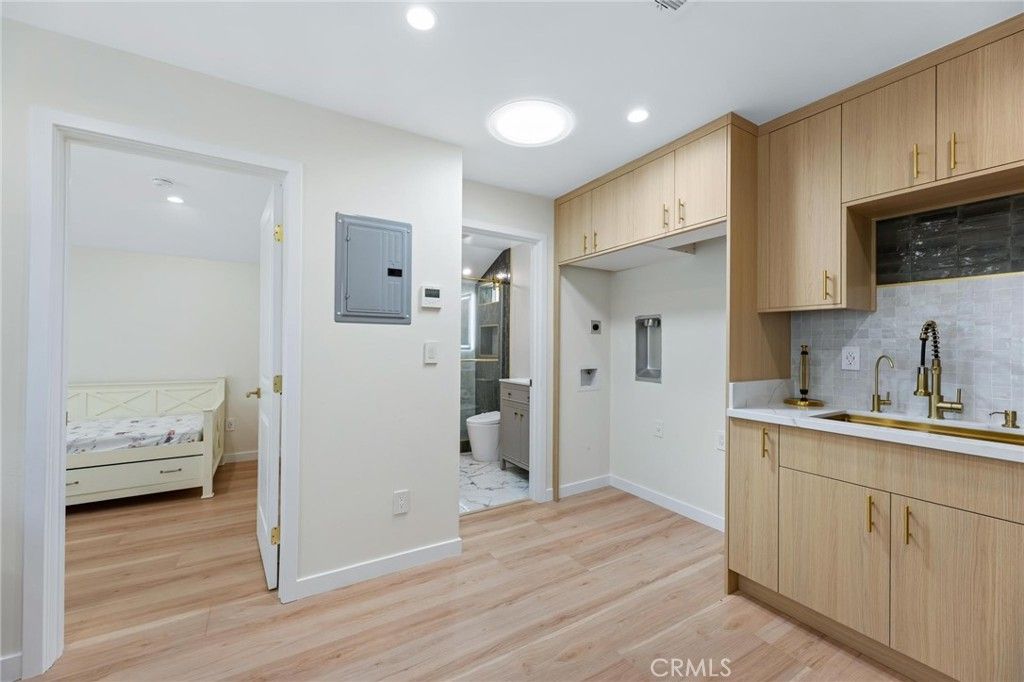 Image 41 of property listing at 8416 Rhea Avenue, Northridge, CA 91324