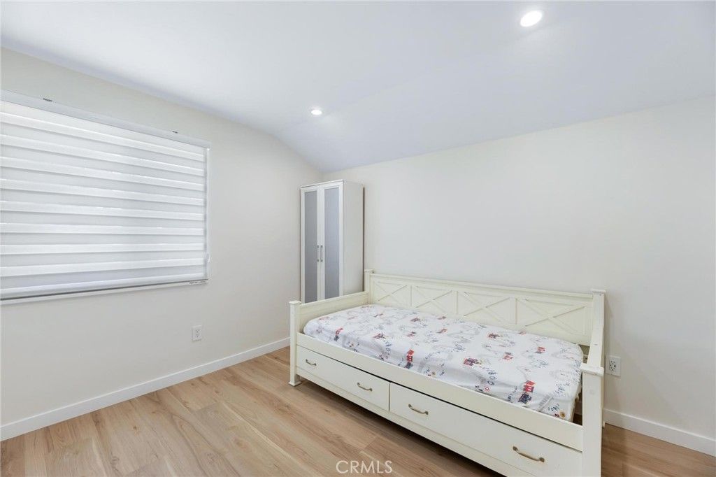 Image 43 of property listing at 8416 Rhea Avenue, Northridge, CA 91324