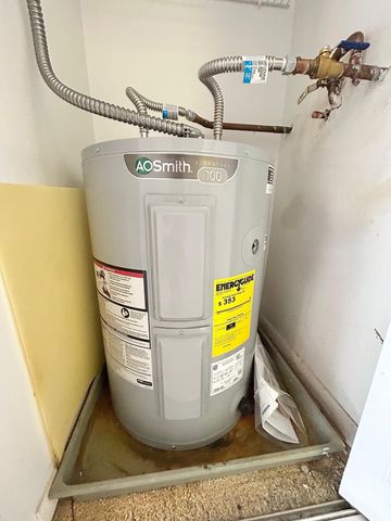 4700 Lucerne Lakes Boulevard W 407, Lake Worth, FL 33467