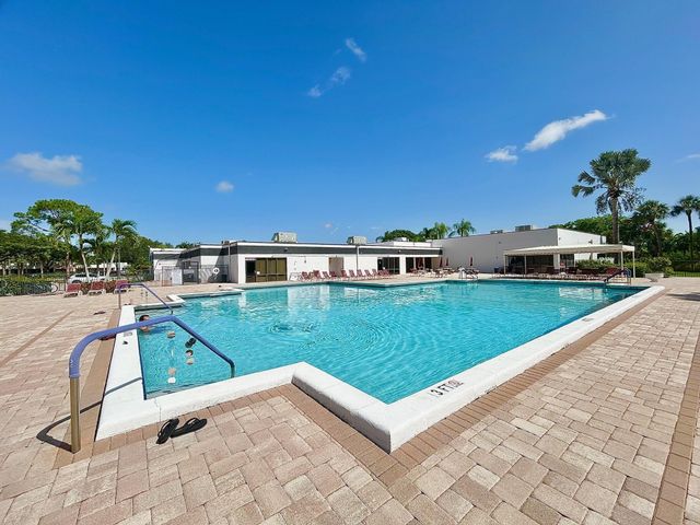4700 Lucerne Lakes Boulevard W 407, Lake Worth, FL 33467