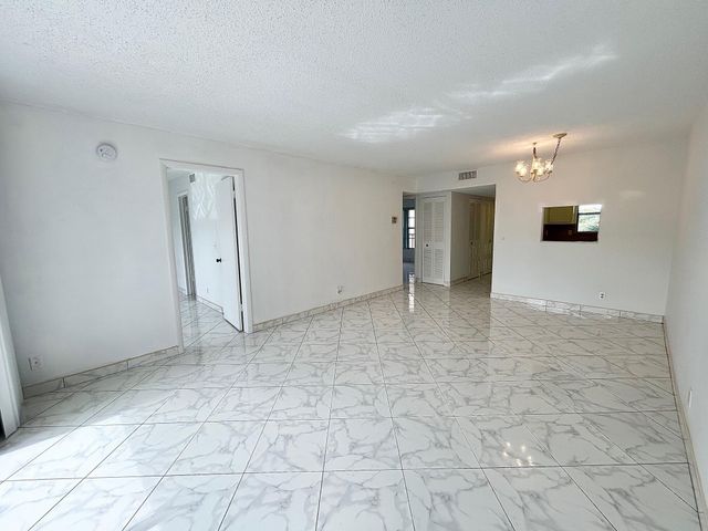 4700 Lucerne Lakes Boulevard W 407, Lake Worth, FL 33467